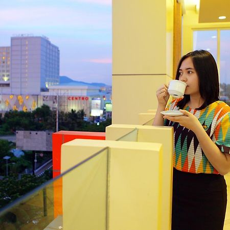 Big Fish Hotel Manado Extérieur photo