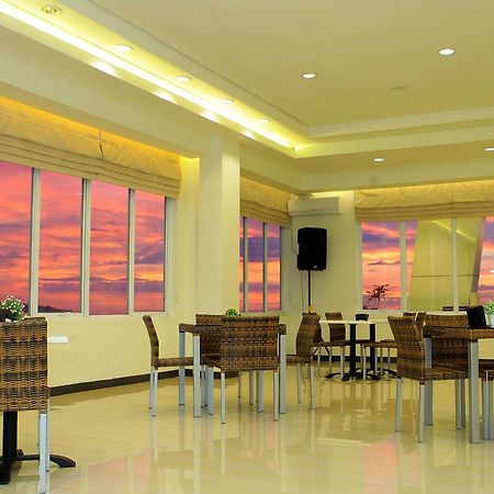 Big Fish Hotel Manado Extérieur photo