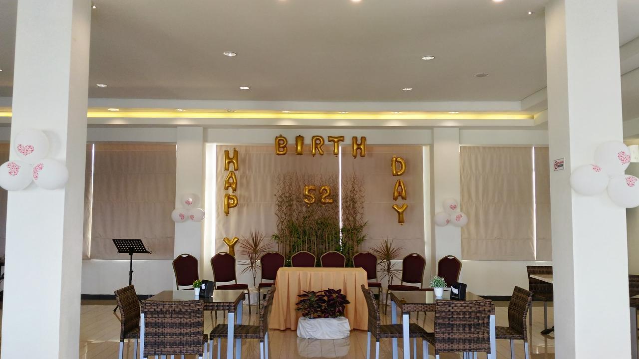 Big Fish Hotel Manado Extérieur photo