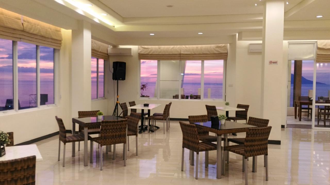 Big Fish Hotel Manado Extérieur photo