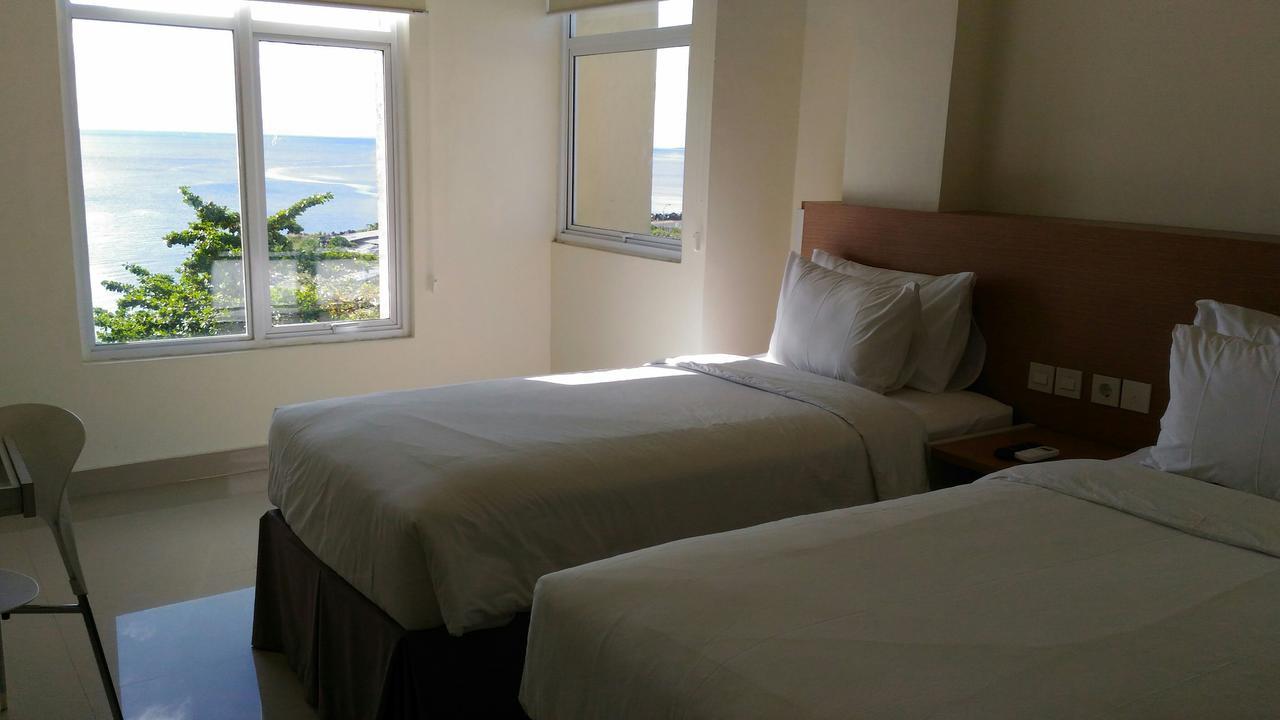 Big Fish Hotel Manado Extérieur photo