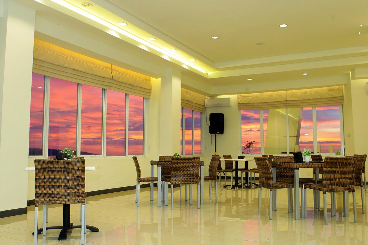 Big Fish Hotel Manado Extérieur photo