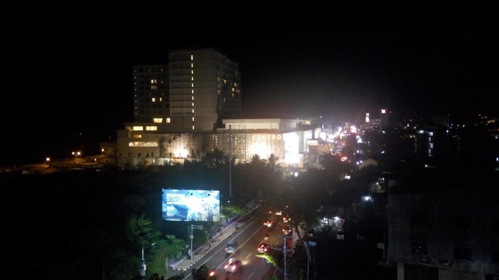 Big Fish Hotel Manado Extérieur photo