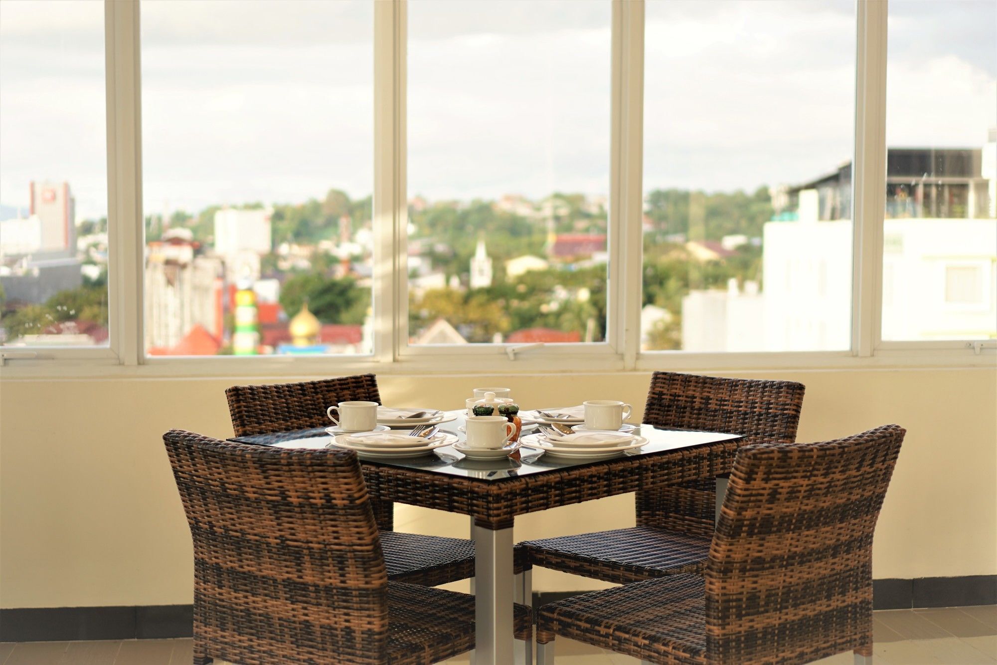 Big Fish Hotel Manado Extérieur photo