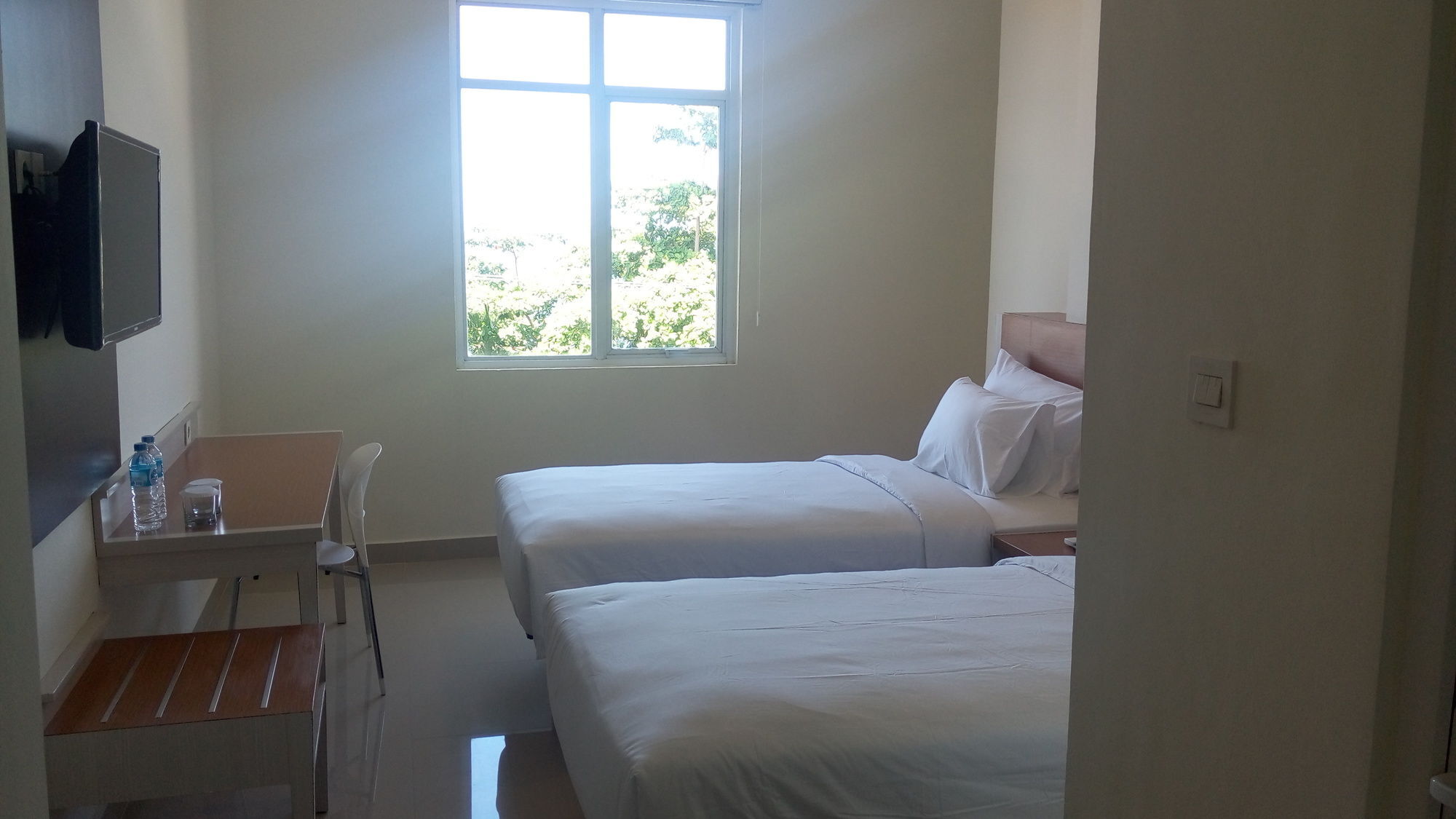 Big Fish Hotel Manado Extérieur photo
