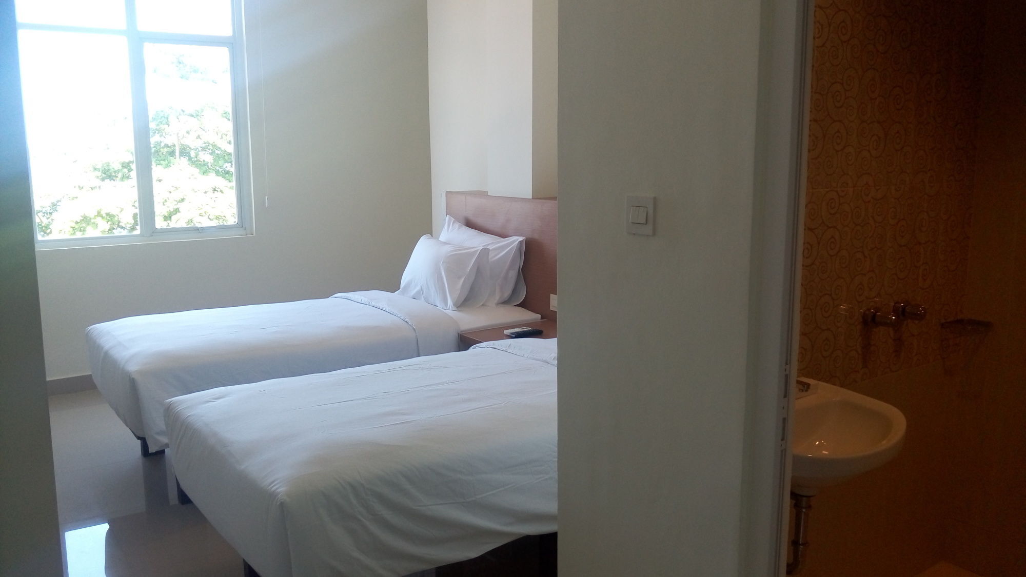 Big Fish Hotel Manado Extérieur photo